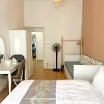 Golden Dome Skyline Retreat Modern 2br In 1 Center With King Bed And Museum View *