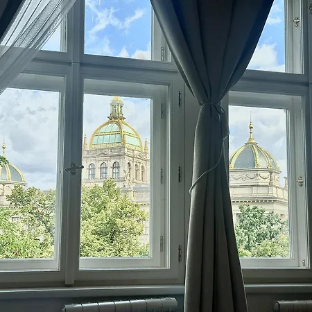 Golden Dome Skyline Retreat Modern 2br In 1 Center With King Bed And Museum View
