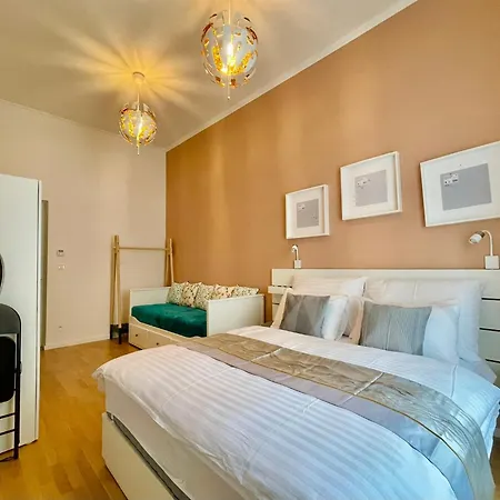 شقة Golden Dome Skyline Retreat Modern 2br In 1 Center With King Bed And Museum View براغ
