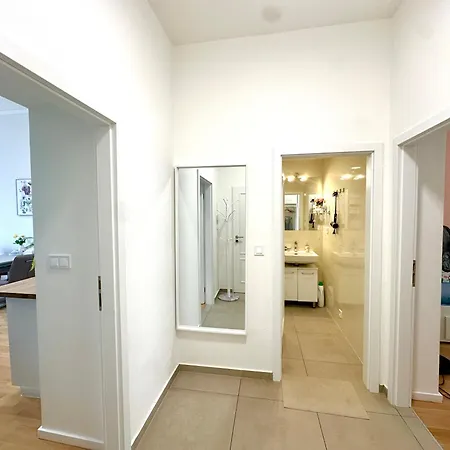 شقة Golden Dome Skyline Retreat Modern 2br In 1 Center With King Bed And Museum View براغ